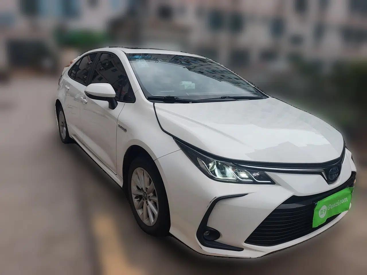 Toyota Corolla 2019 Dual-Engine 1.8L E-CVT GL-i Elite Edition — миниатюра 3