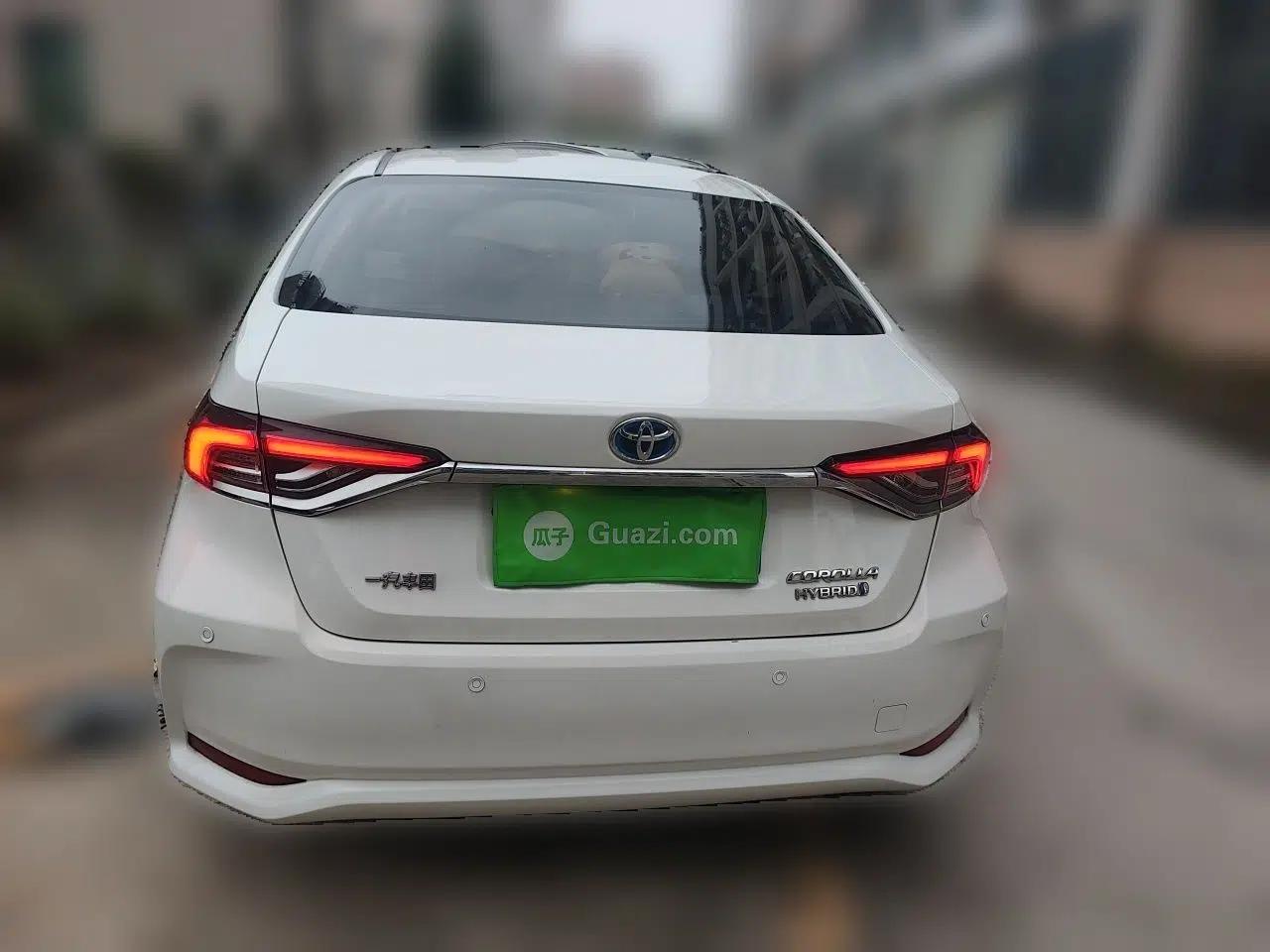 Toyota Corolla 2019 Dual-Engine 1.8L E-CVT GL-i Elite Edition — миниатюра 5