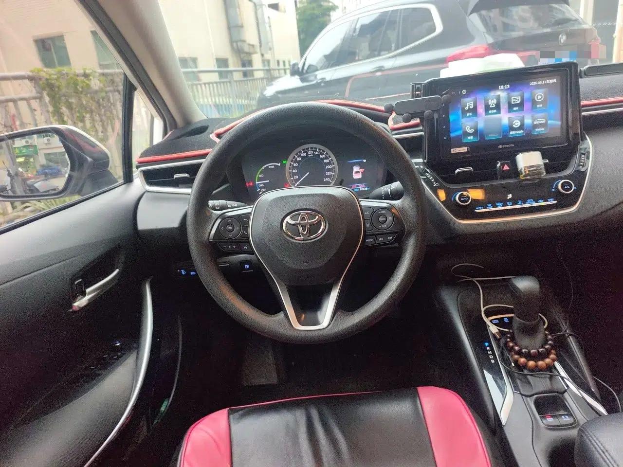 Toyota Corolla 2019 Dual-Engine 1.8L E-CVT GL-i Elite Edition — миниатюра 10