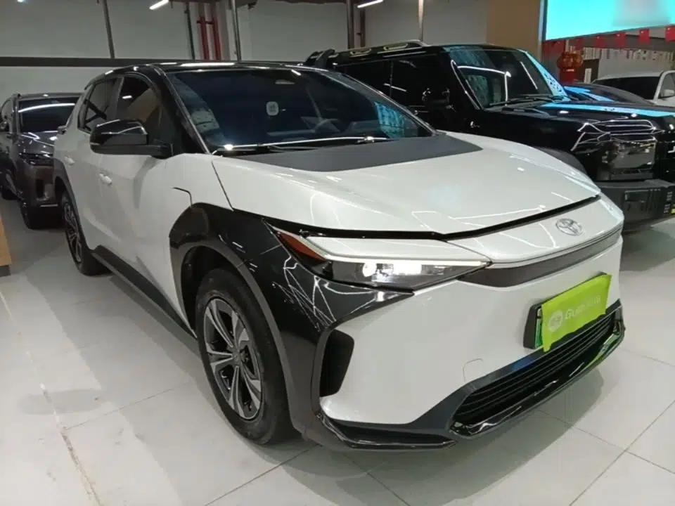 Toyota FAW bZ4X 2022 Two-Wheel-Drive Long-Range JOY Edition — миниатюра 3