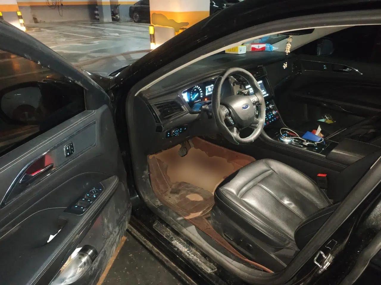 Ford Taurus 2015 EcoBoost 245 Fashion Edition — миниатюра 16