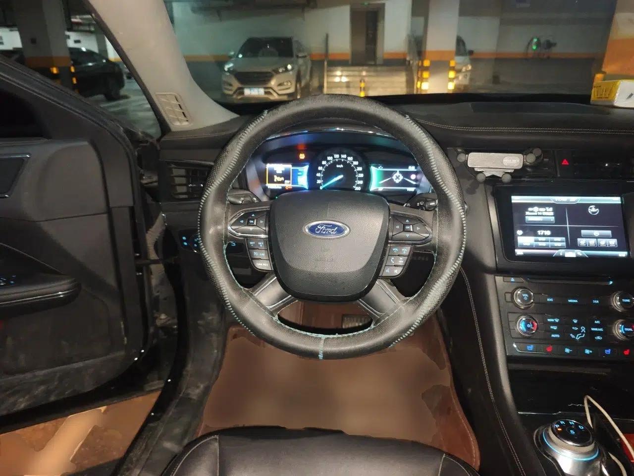 Ford Taurus 2015 EcoBoost 245 Fashion Edition — миниатюра 10