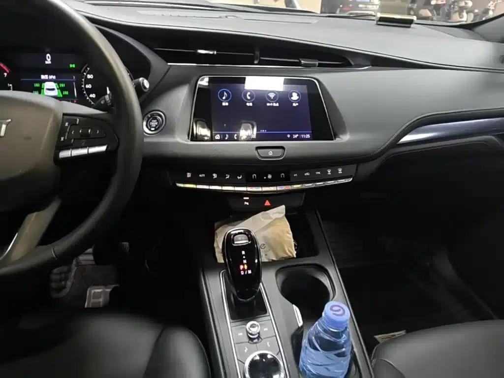 Cadillac XT4 2023 28T 2WD Fashion Edition — миниатюра 13