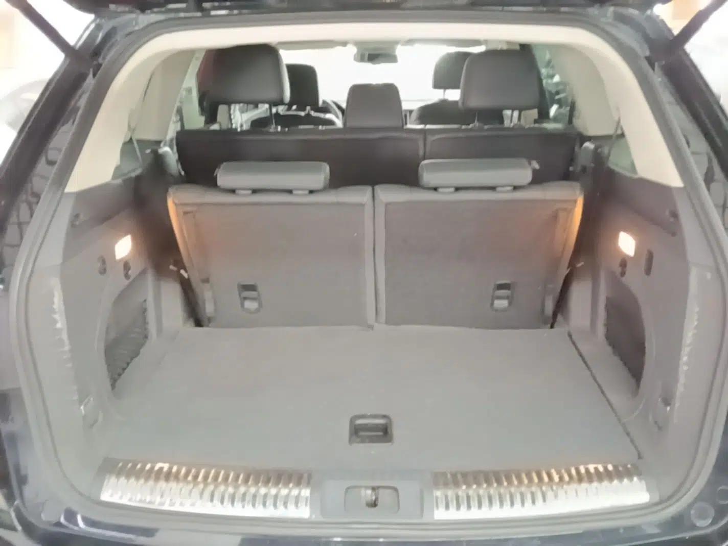 Hongqi HS7 2022 2.0T DCT Two-Wheel Drive Smart Connect Flagship Edition 7 Seats — миниатюра 22
