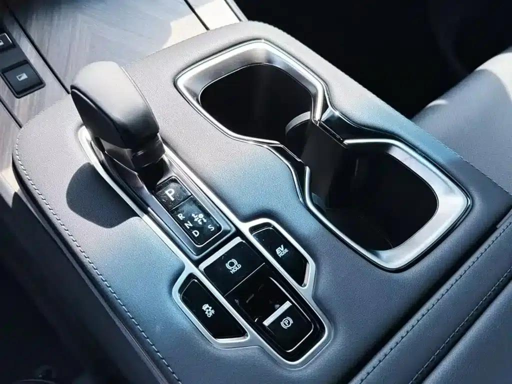 Lexus LM 2025 350h Four-Seat Executive Edition — миниатюра 8