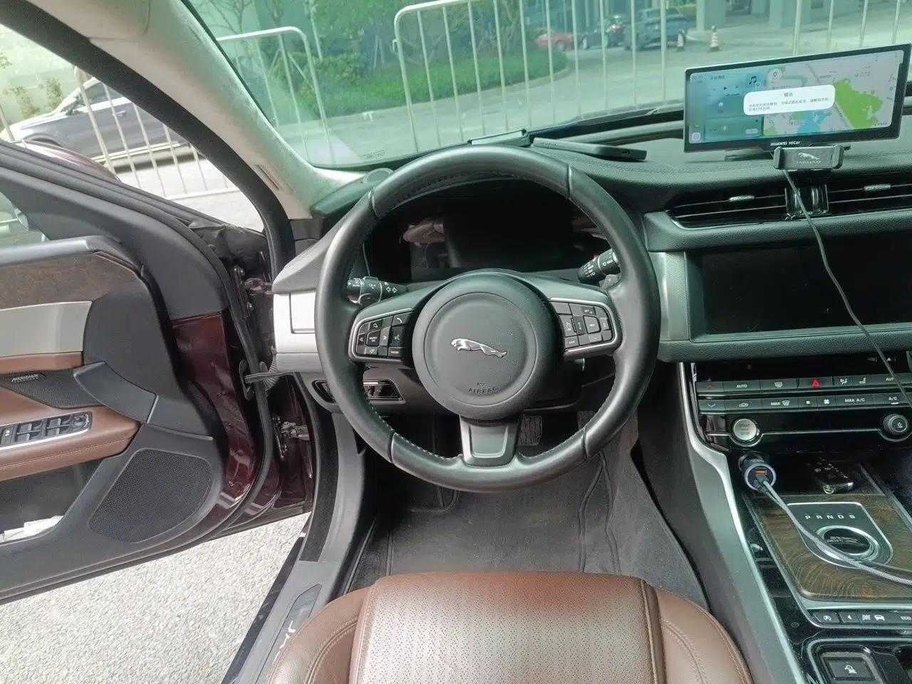 Jaguar XFL 2017 XFL 2.0T 240PS Premium Edition — миниатюра 10