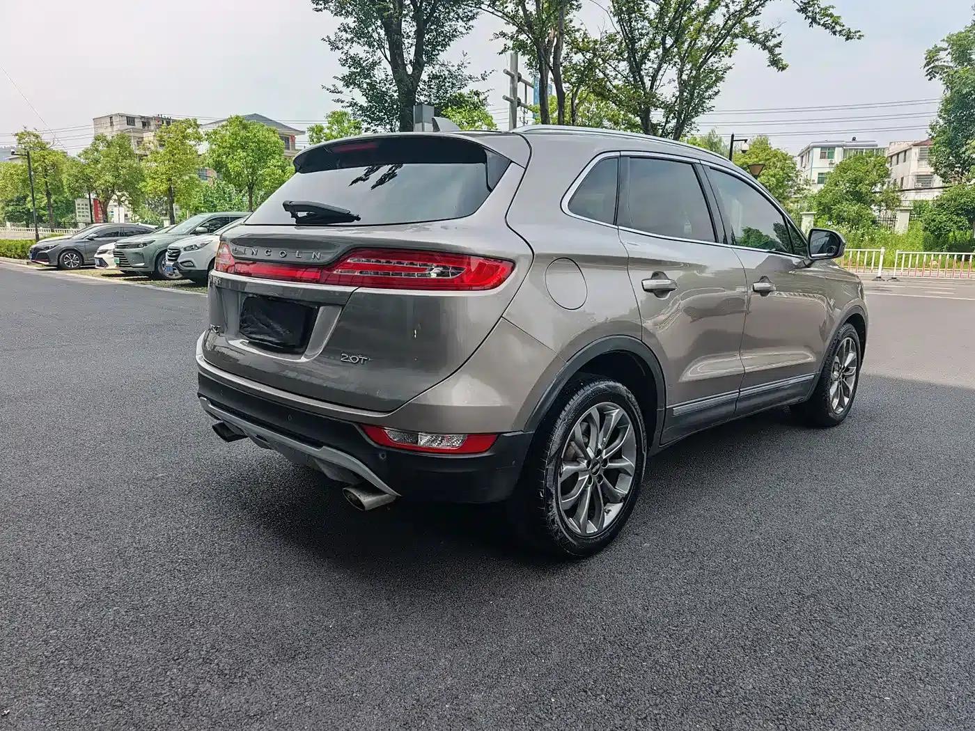 Lincoln MKC 2018 2.0T 2WD Premium Edition — миниатюра 5