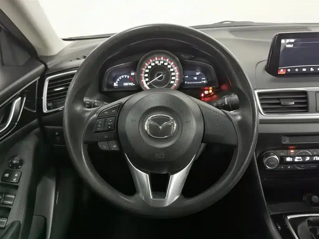Mazda3 Axela 2016 Sedan 1.5L Manual Deluxe — миниатюра 11