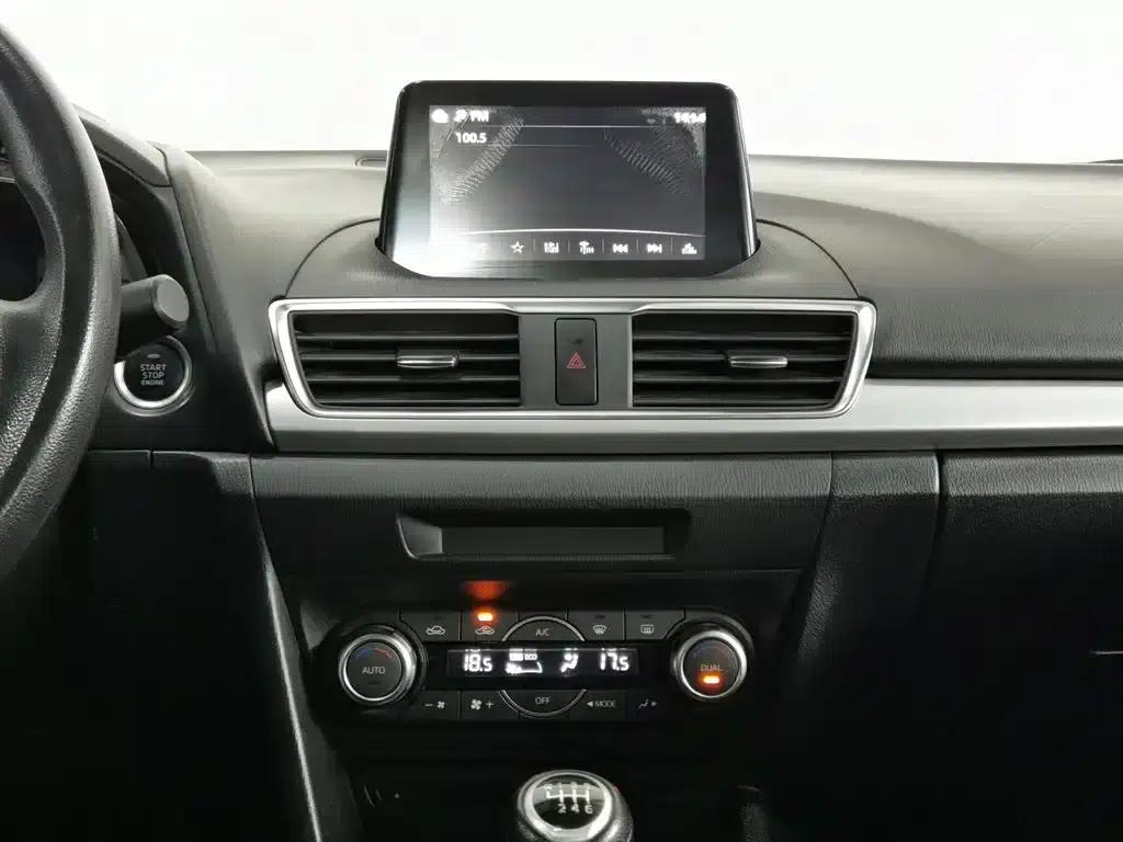 Mazda3 Axela 2016 Sedan 1.5L Manual Deluxe — миниатюра 12