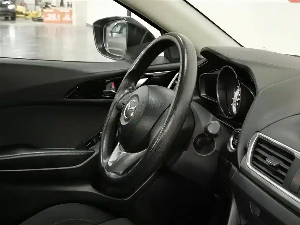 Mazda3 Axela 2016 Sedan 1.5L Manual Deluxe — миниатюра 22