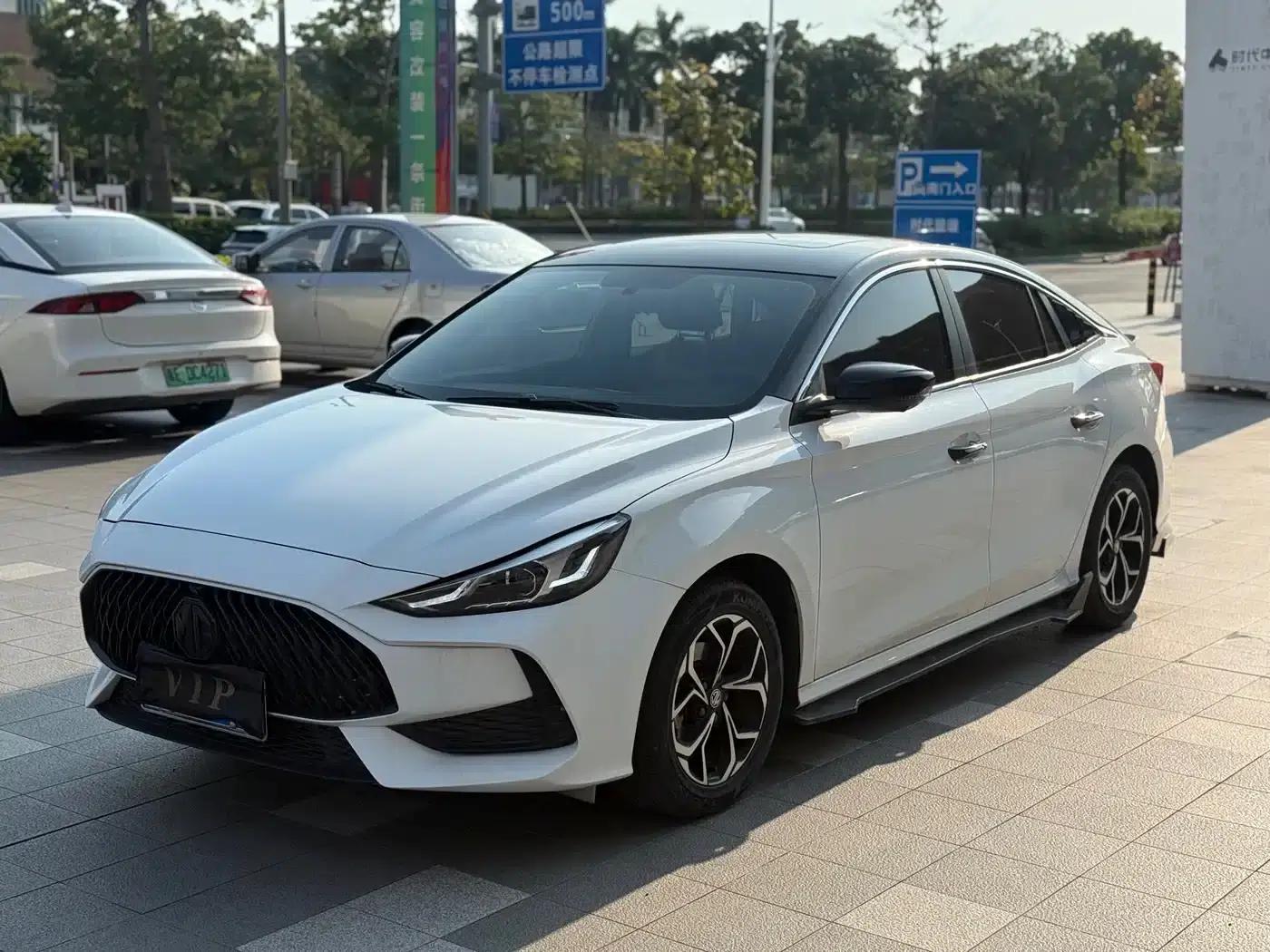 MG5 2021 180DVVT CVT Youth Luxury Edition — миниатюра 1