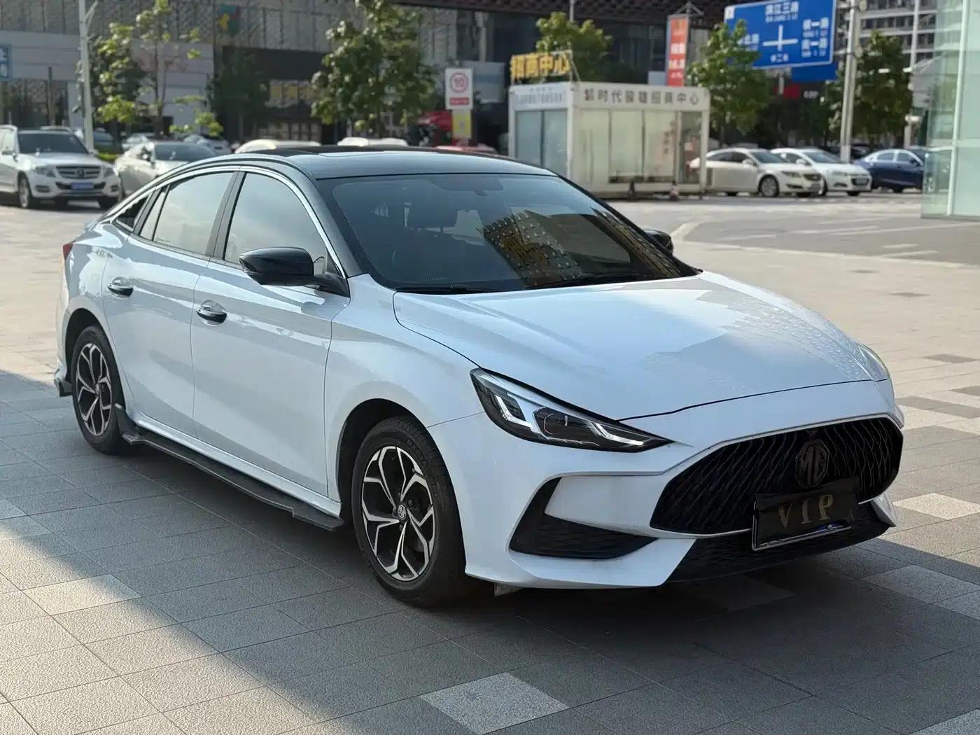 MG5 2021 180DVVT CVT Youth Luxury Edition — миниатюра 3