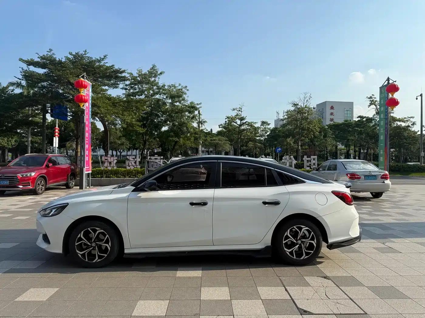 MG5 2021 180DVVT CVT Youth Luxury Edition — миниатюра 4