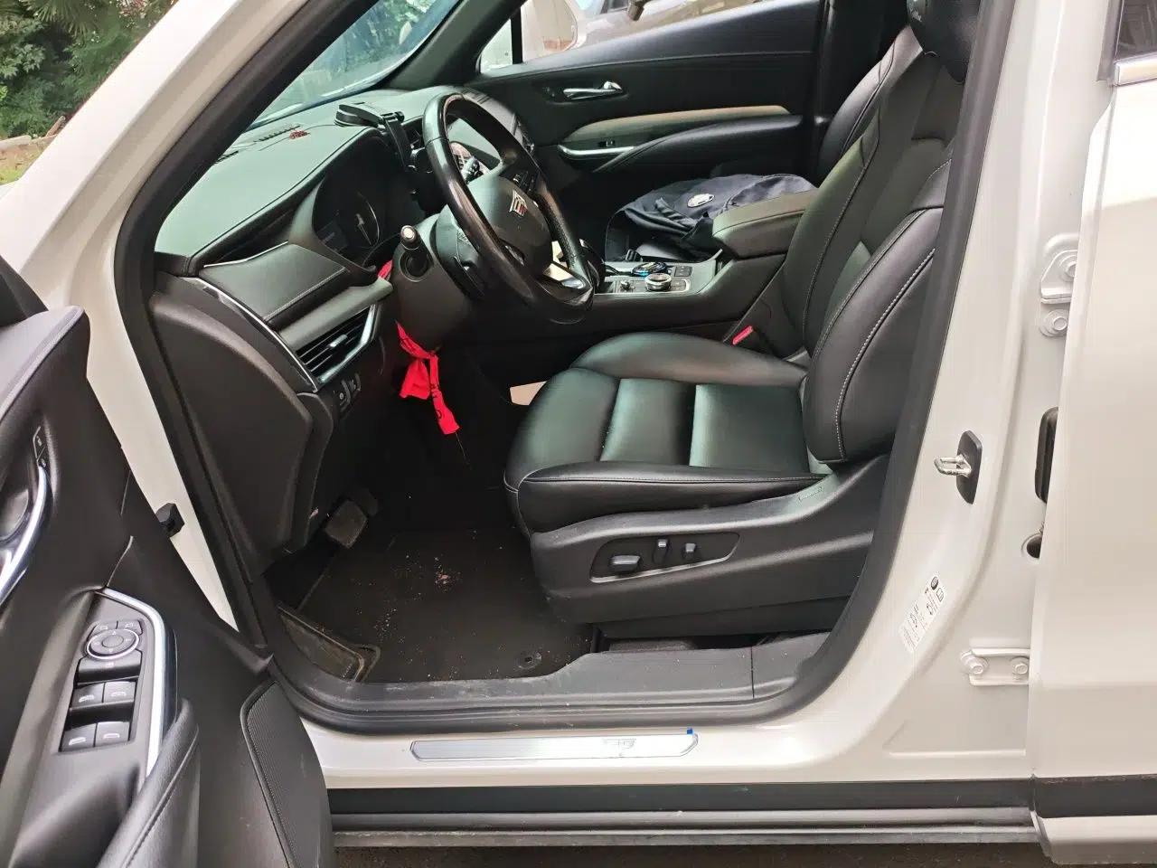 Cadillac XT4 2018 28T Two-Wheel-Drive Luxury Model — миниатюра 15