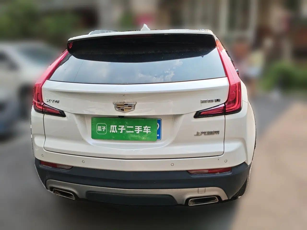 Cadillac XT4 2018 28T Two-Wheel-Drive Luxury Model — миниатюра 5
