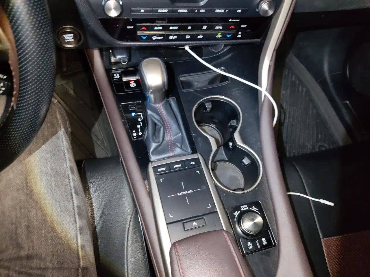 Lexus RX 2020 Facelifted 300 4x4 Elegant Edition — миниатюра 14