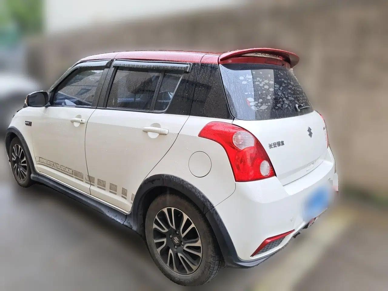 Suzuki Swift 2016 1.5L Automatic Fashionable Coolplay Edition — миниатюра 4