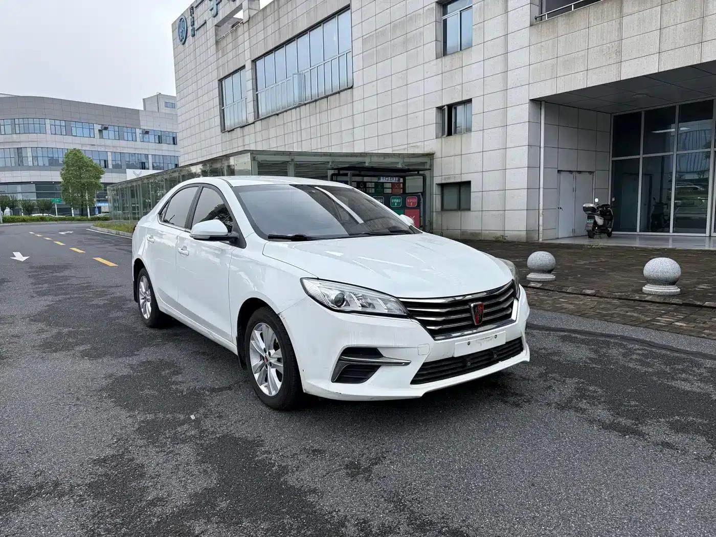 Roewe 360 2018 PLUS 1.5L Automatic Deluxe Edition — миниатюра 3
