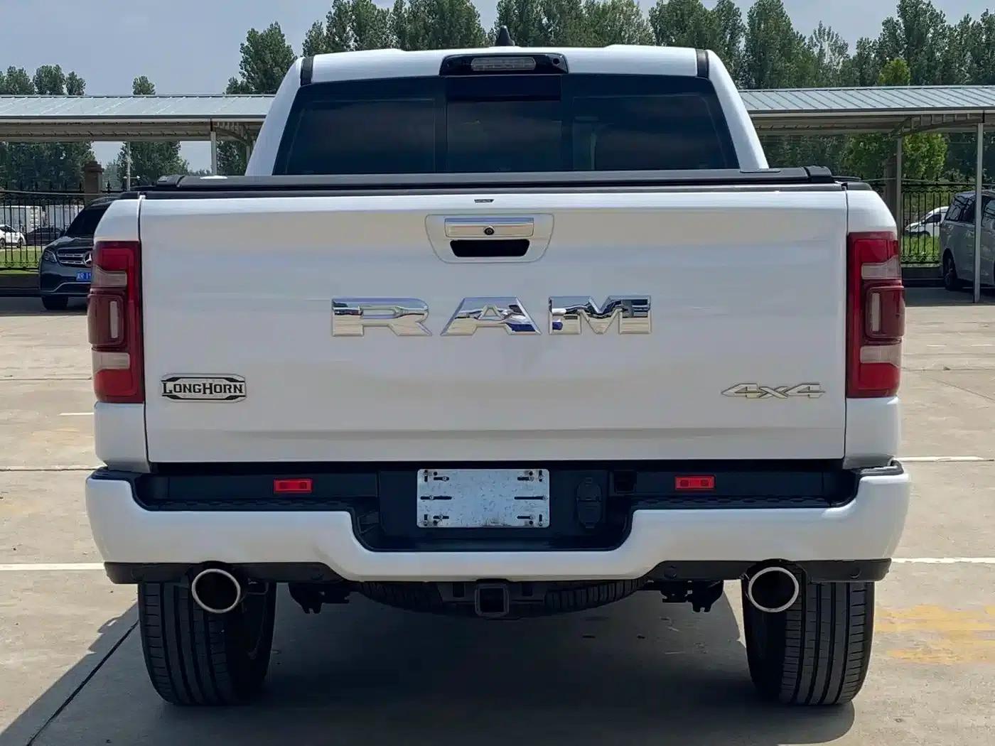 RAM Trucks 2022 5.7L Automatic — миниатюра 5