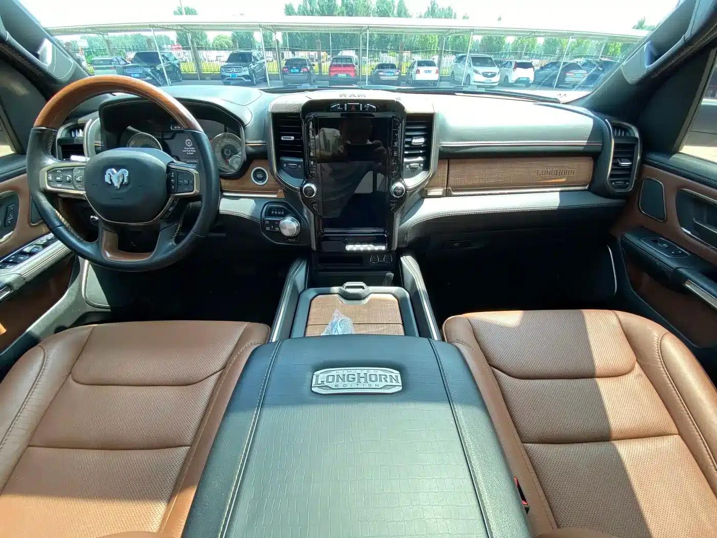 RAM Trucks 2022 5.7L Automatic — миниатюра 9