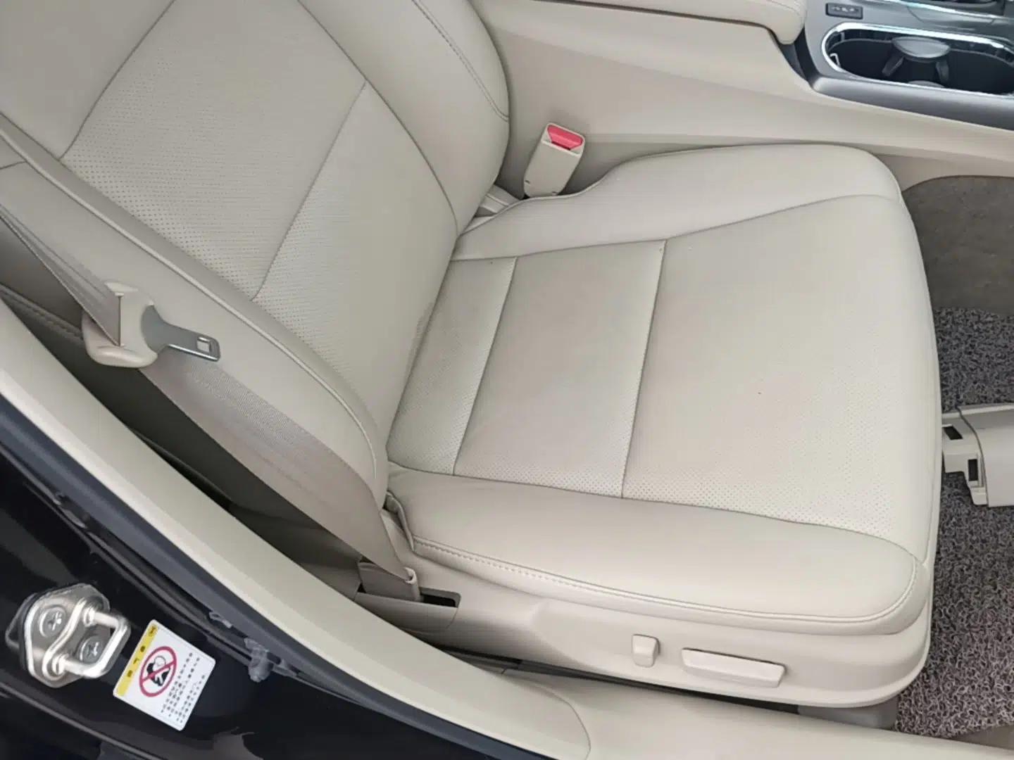 Acura RDX 2013 3.0L Two-Wheel Drive Elite Edition — миниатюра 24