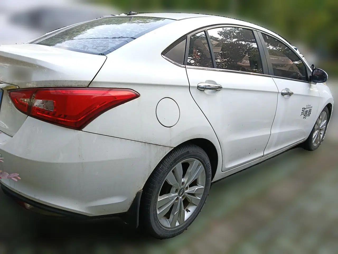 Chery Arrizo 5 2016 1.5L CVT Trendsetting Edition — миниатюра 6