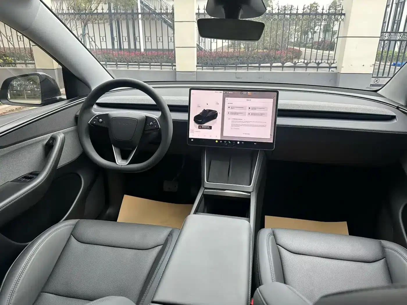 Model Y 2025 Rear-Wheel Drive — миниатюра 6