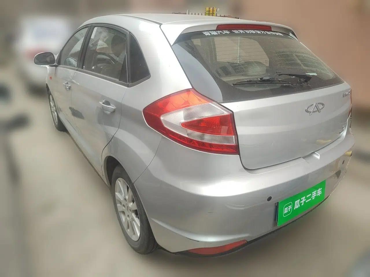 Chery Fengyun 2 2013 Hatchback 1.5L AMT Ruìyì Edition — миниатюра 4
