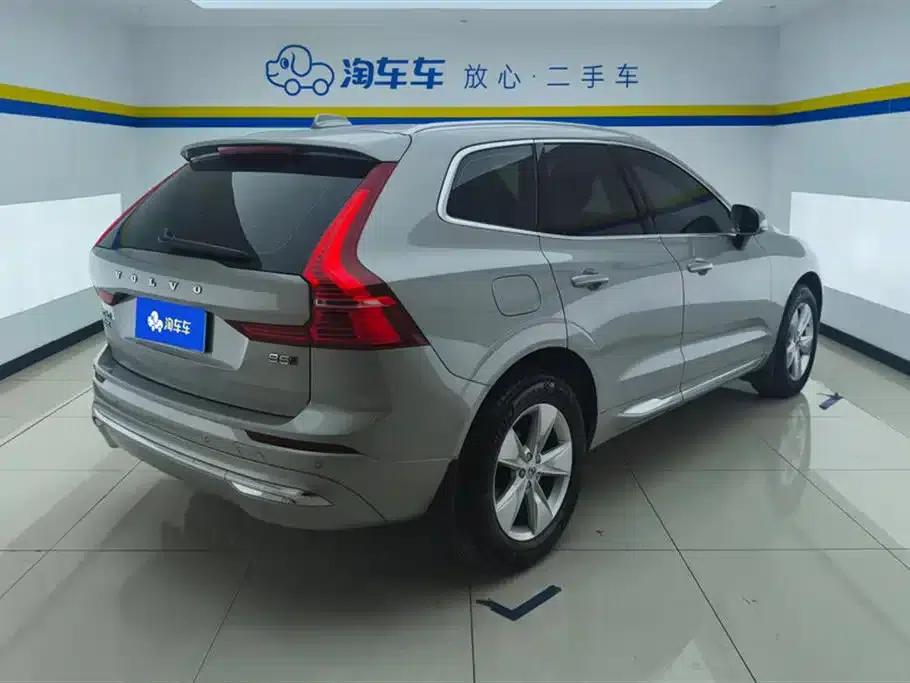 2022 Volvo XC60 B5 AWD Inscription Luxury Edition — миниатюра 3
