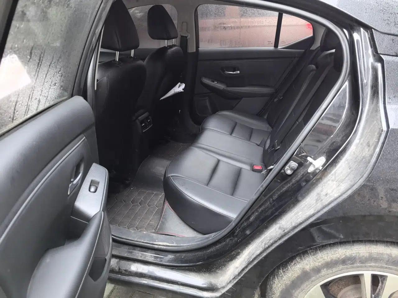 Nissan Sylphy 2021 1.6L XL CVT Enjoyment Edition — миниатюра 17