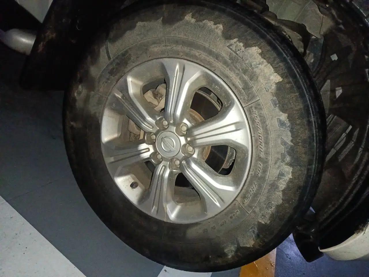 Nissan Navara 2017 2.5L Manual Two-Wheel Drive Standard Edition QR25 — миниатюра 8