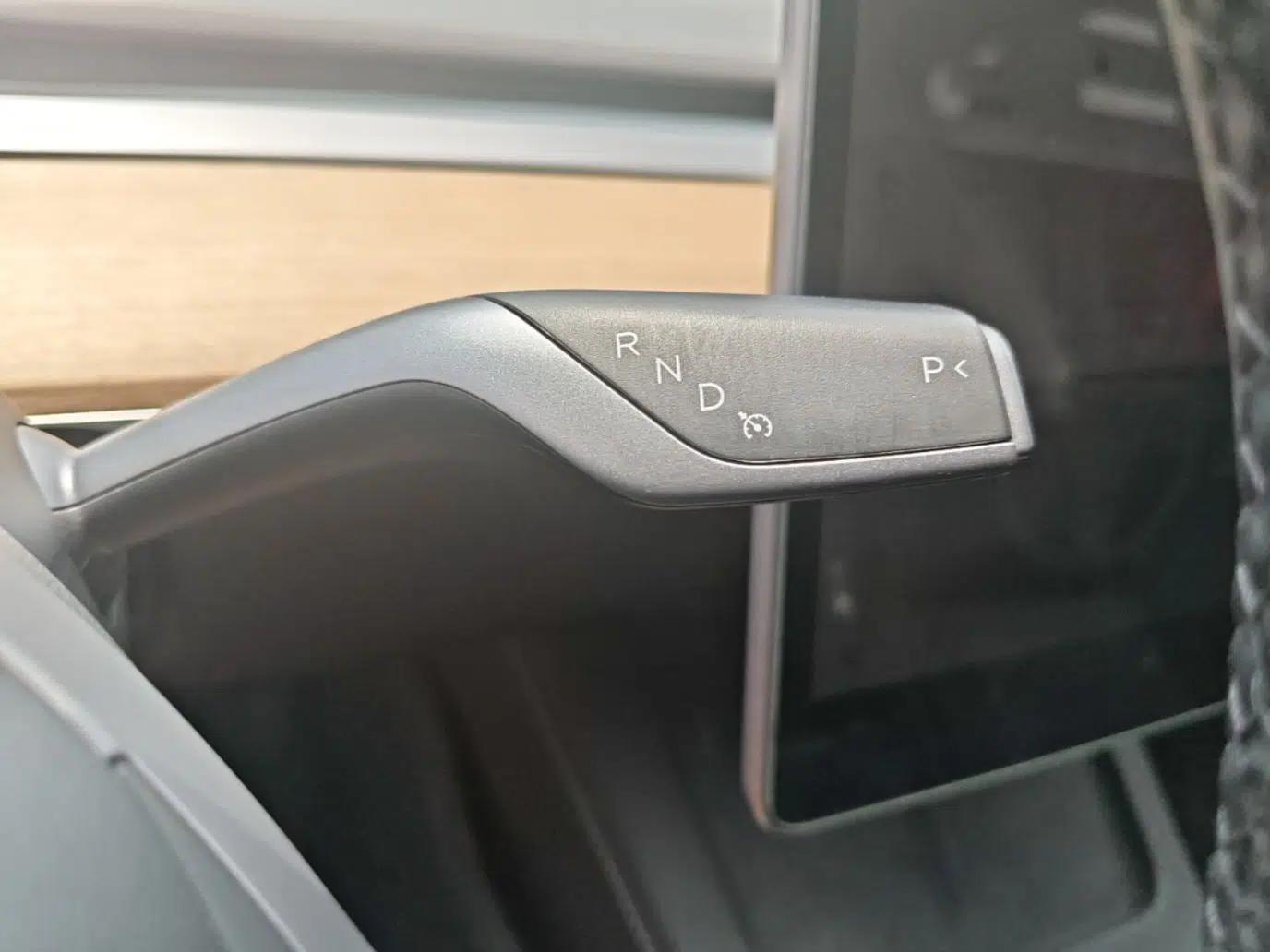 Tesla Model Y 2021 Standard Range Rear-Wheel Drive Version — миниатюра 21