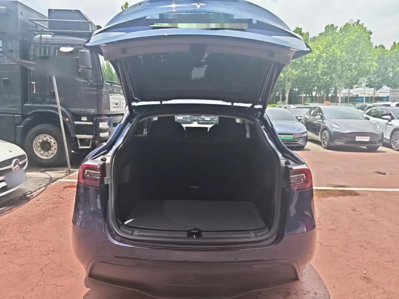 Tesla Model Y 2021 Standard Range Rear-Wheel Drive Version — миниатюра 27