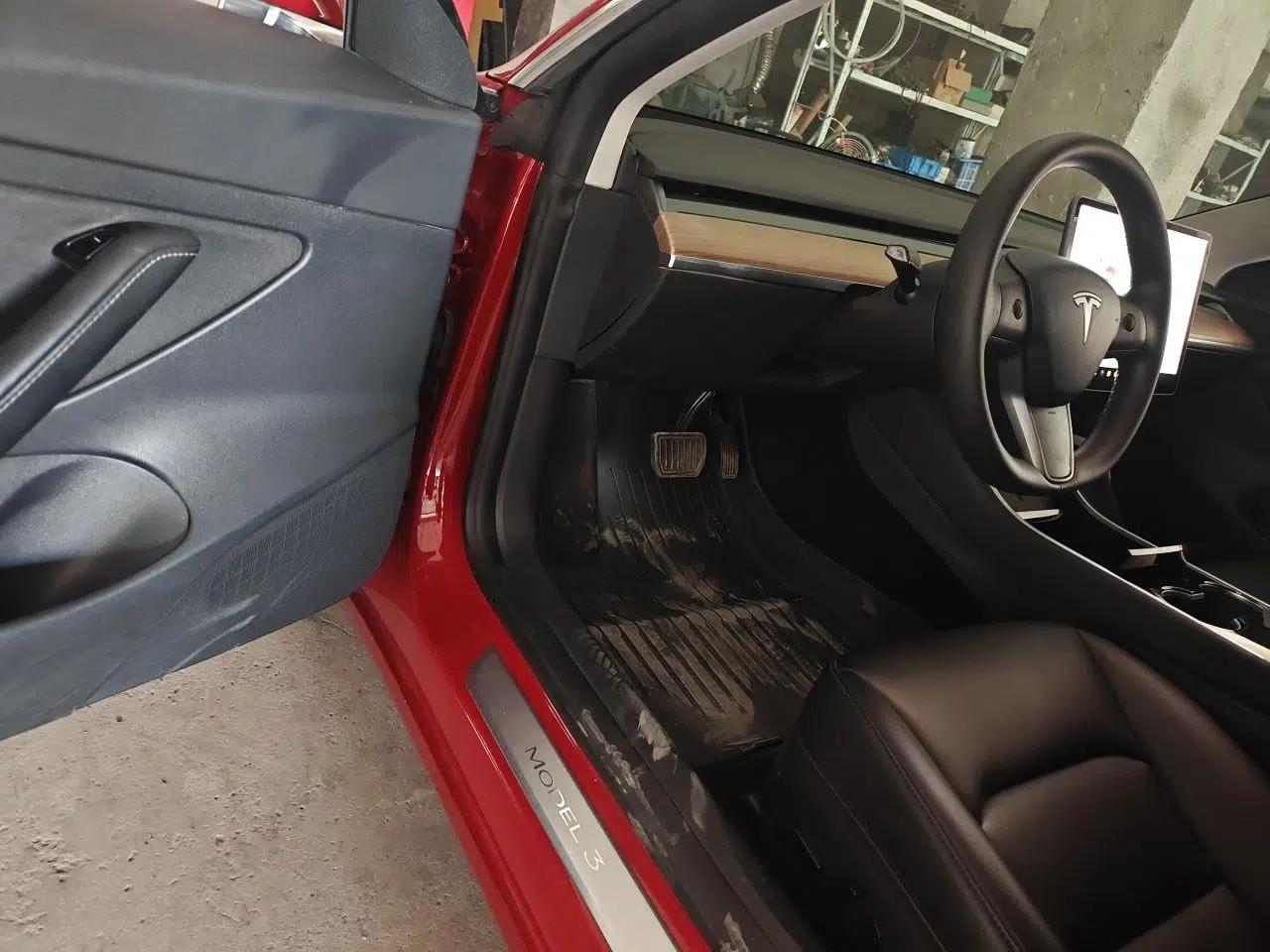 Tesla Model 3 2020 Refreshed Version Long-Range Rear-Wheel Drive — миниатюра 16