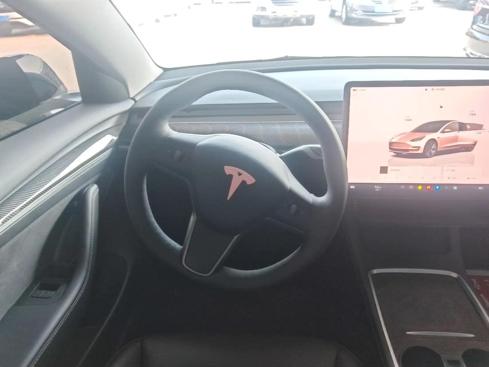 Tesla Model 3 2022 Rear-Wheel-Drive Version — миниатюра 18