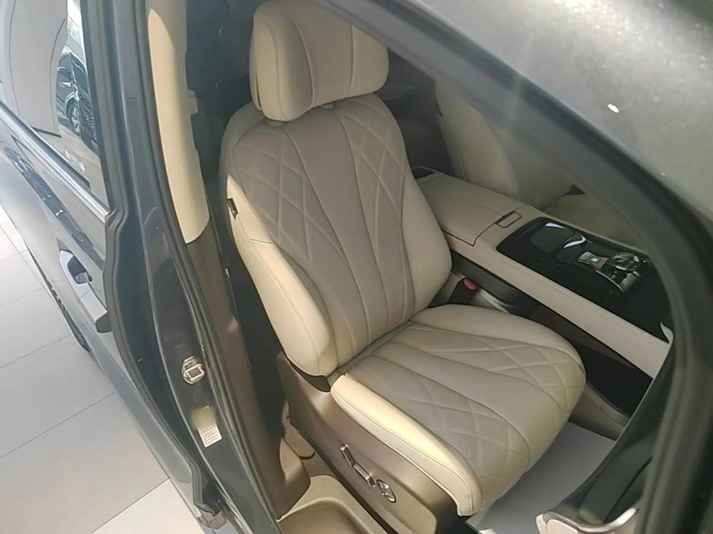 Denza D9 2025 DM-i Intelligent Drive 1020 Four-Wheel Drive Prestige Model — миниатюра 19
