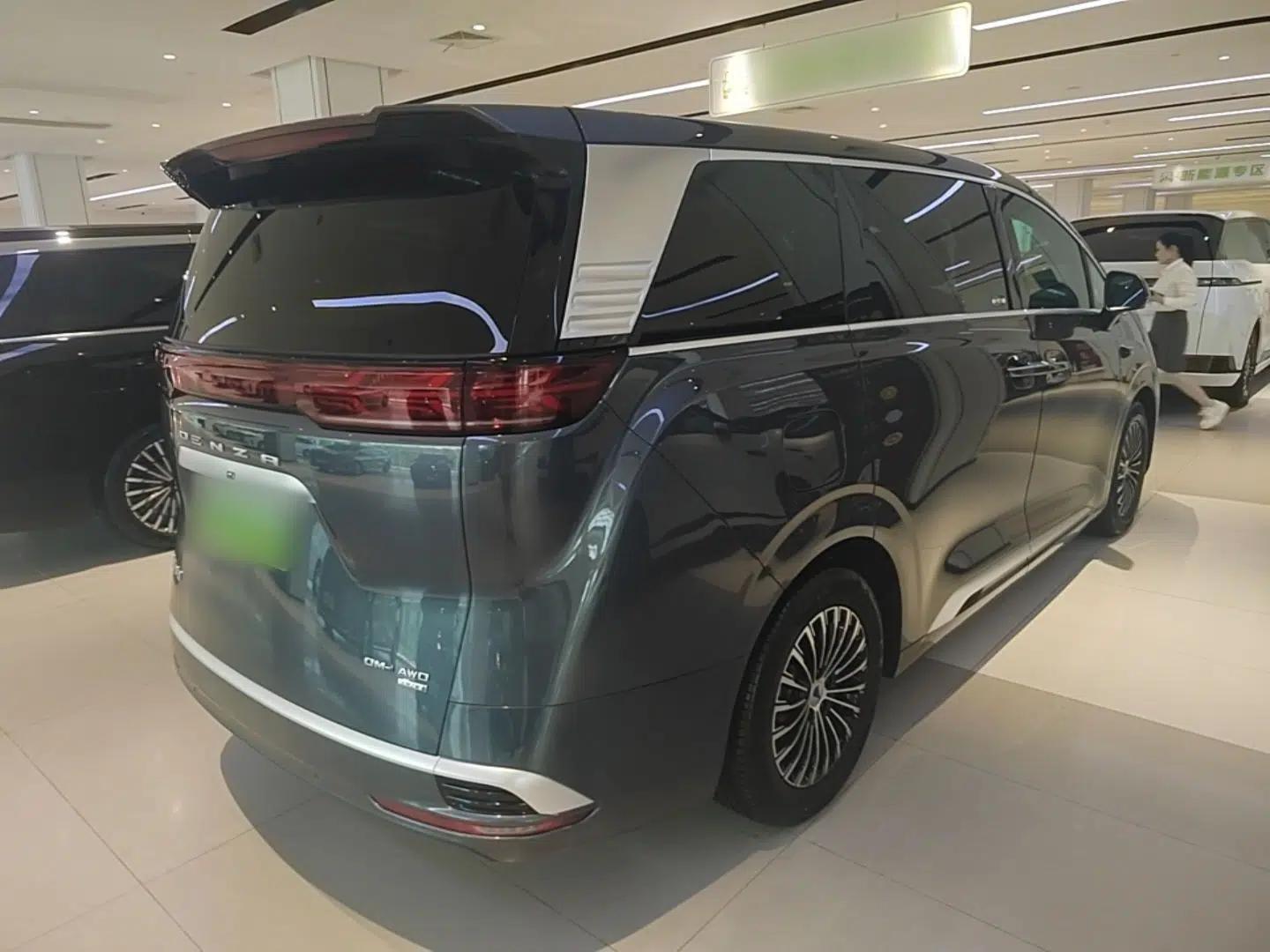 Denza D9 2025 DM-i Intelligent Drive 1020 Four-Wheel Drive Prestige Model — миниатюра 6