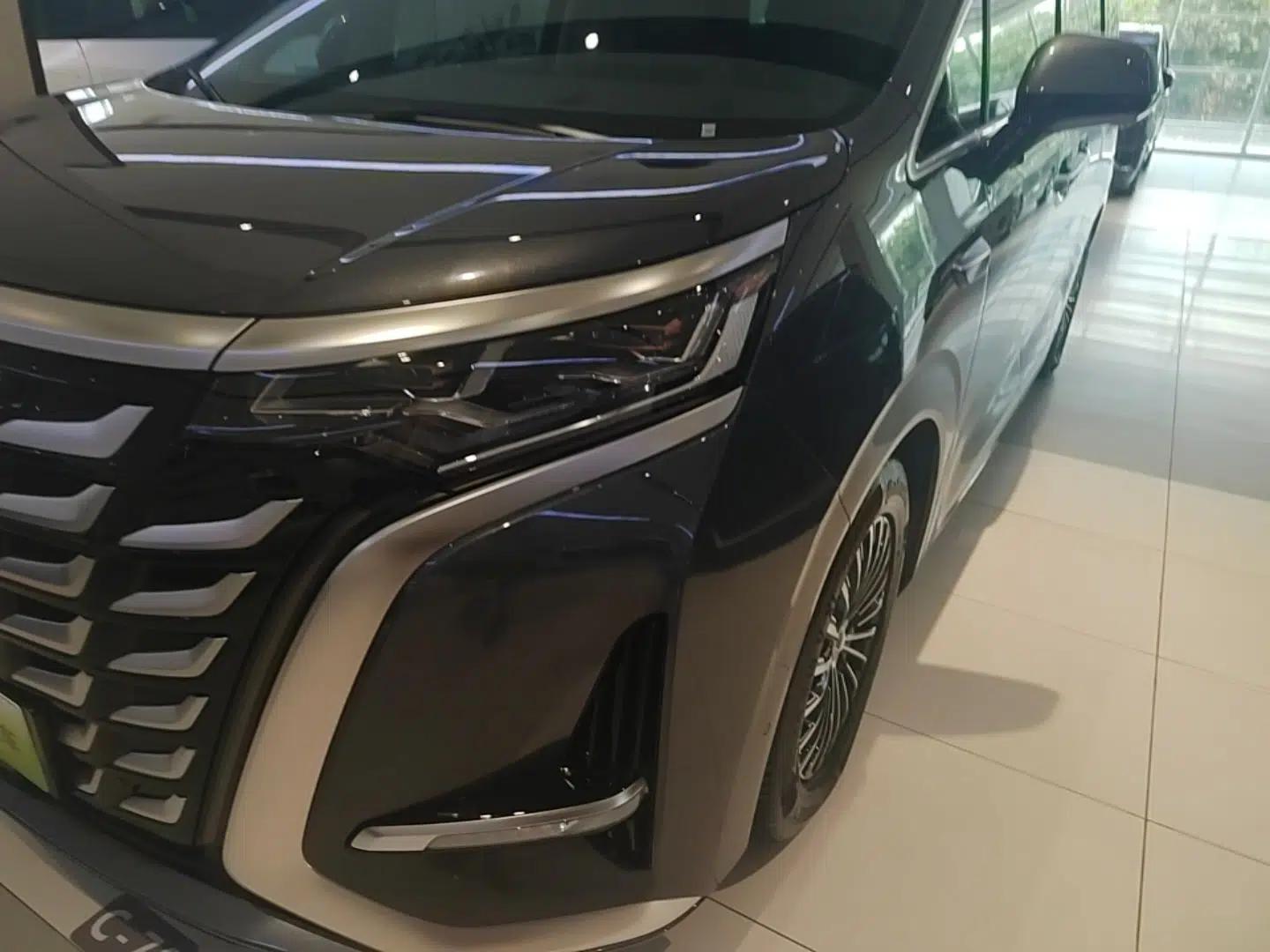 Denza D9 2025 DM-i Intelligent Drive 1020 Four-Wheel Drive Prestige Model — миниатюра 8
