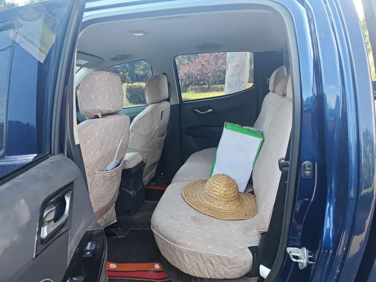 Isuzu D-MAX 2020 2.5T 4x4 Automatic Flagship Edition China VI Standard Extended Version JE4D25Q6A — миниатюра 17
