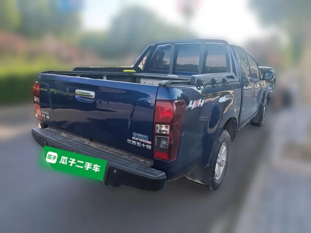 Isuzu D-MAX 2020 2.5T 4x4 Automatic Flagship Edition China VI Standard Extended Version JE4D25Q6A — миниатюра 6