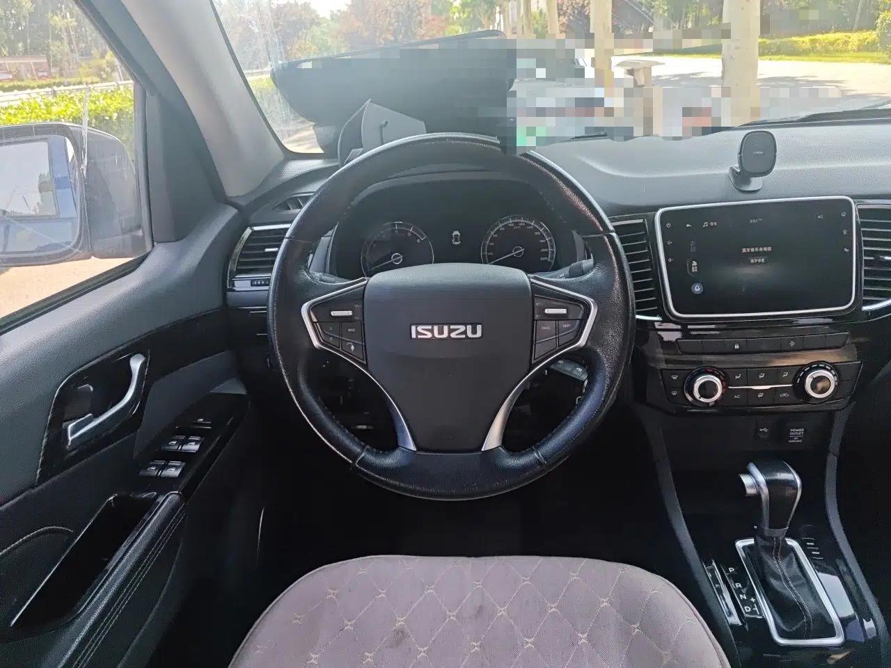 Isuzu D-MAX 2020 2.5T 4x4 Automatic Flagship Edition China VI Standard Extended Version JE4D25Q6A — миниатюра 10