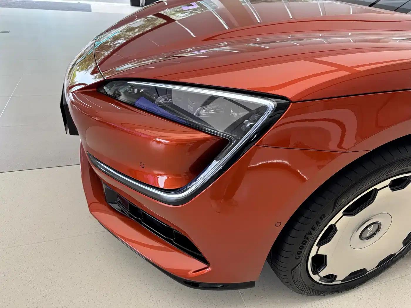 Looking up at the 2026 U7 PHEV five-seater luxury edition — миниатюра 4