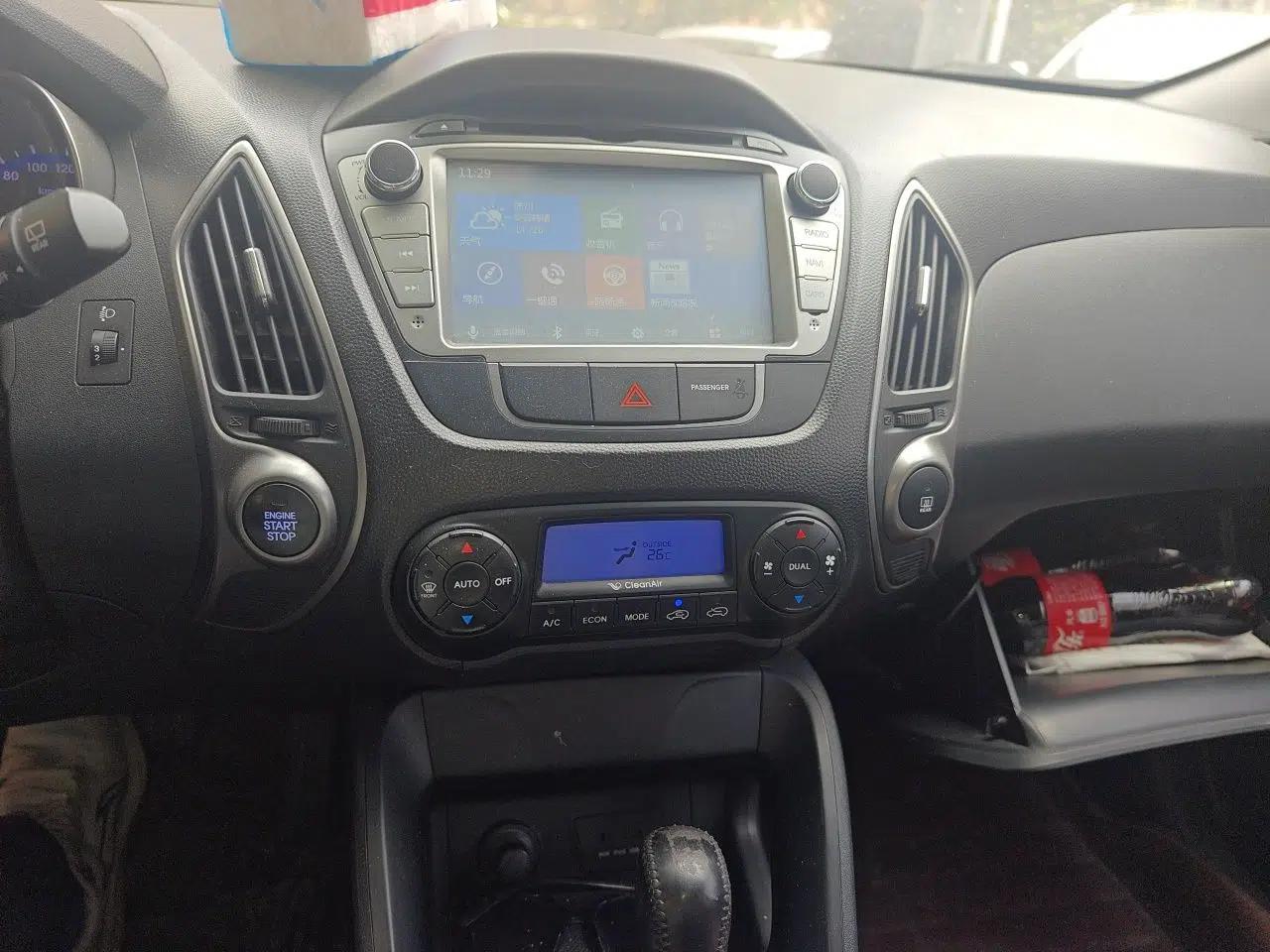 Hyundai ix35 2015 2.0L Automatic 2WD Smart Type China IV — миниатюра 13