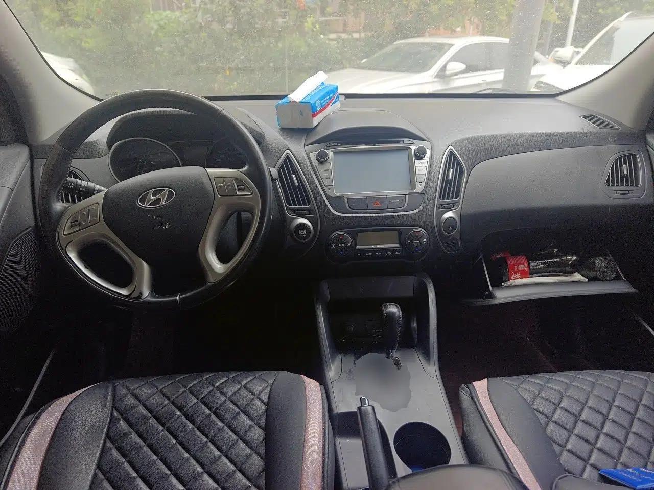 Hyundai ix35 2015 2.0L Automatic 2WD Smart Type China IV — миниатюра 9