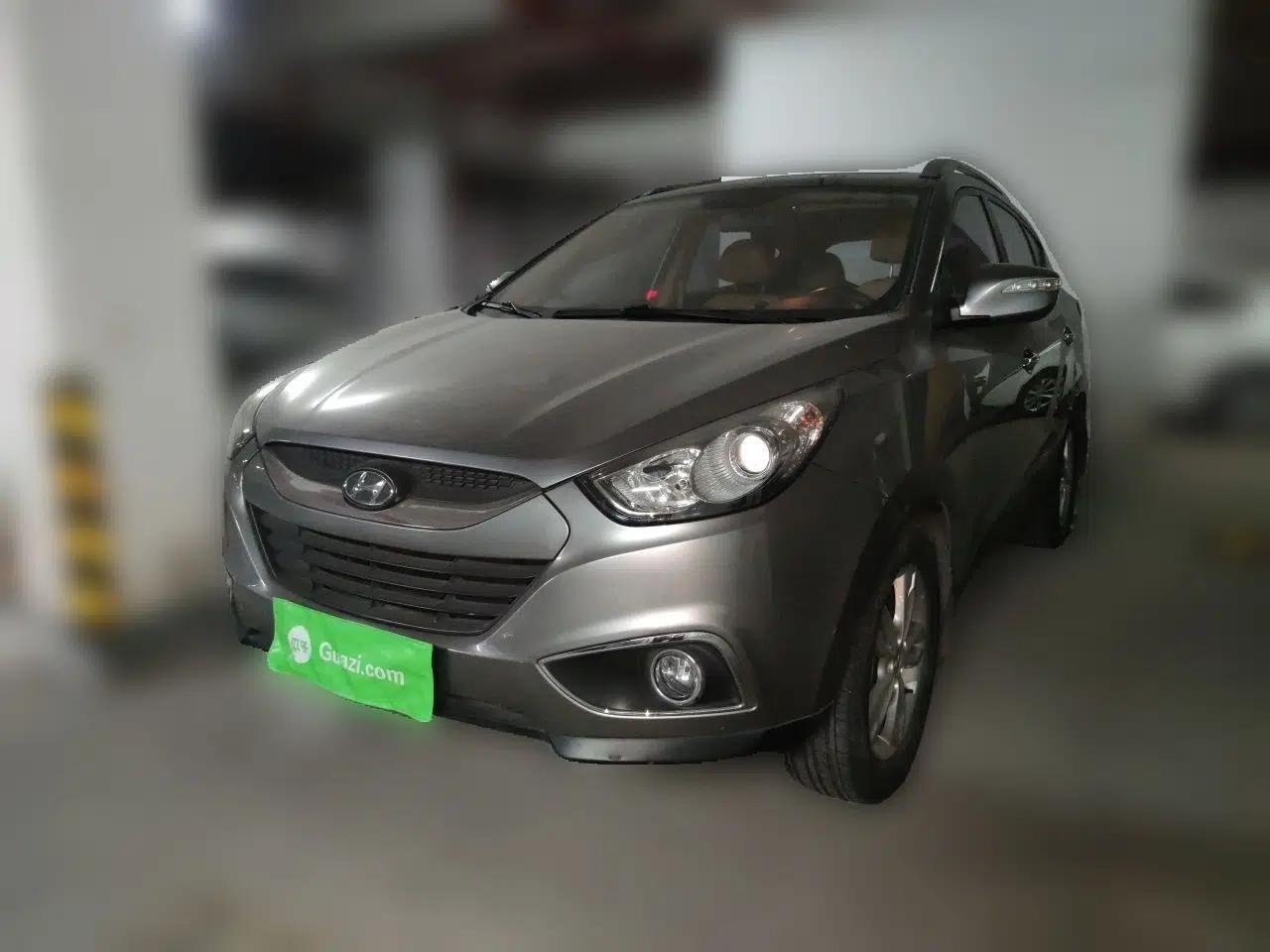 Hyundai ix35 2010 2.0L Automatic Two-Wheel Drive Elite Edition GLS — миниатюра 1