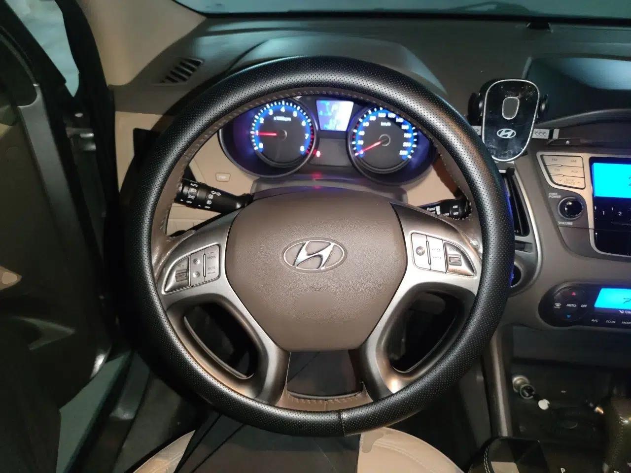 Hyundai ix35 2010 2.0L Automatic Two-Wheel Drive Elite Edition GLS — миниатюра 10
