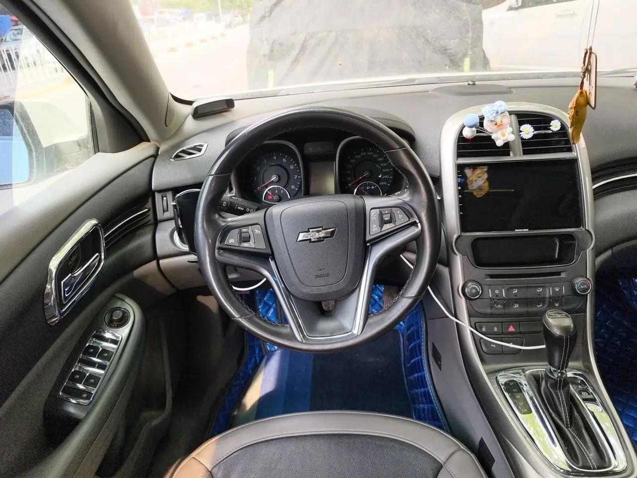 Chevrolet Malibu 2013 2.0L Automatic Luxury Edition — миниатюра 10