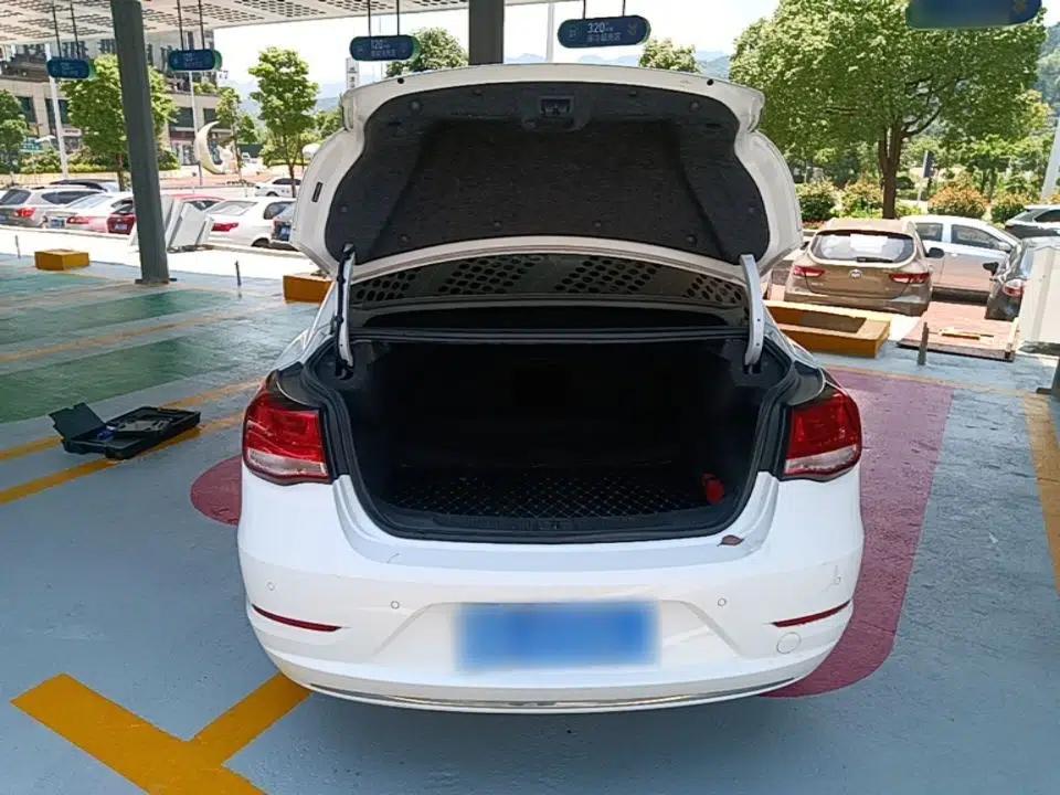 Chevrolet Malibu 2017 1.5T Automatic Luxury Edition — миниатюра 22