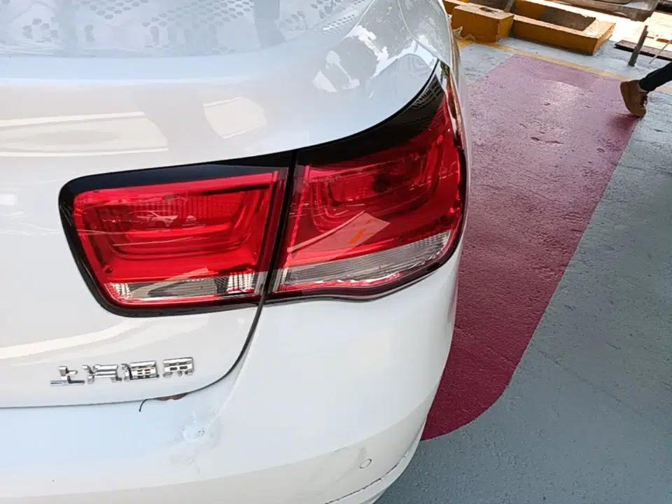 Chevrolet Malibu 2017 1.5T Automatic Luxury Edition — миниатюра 9