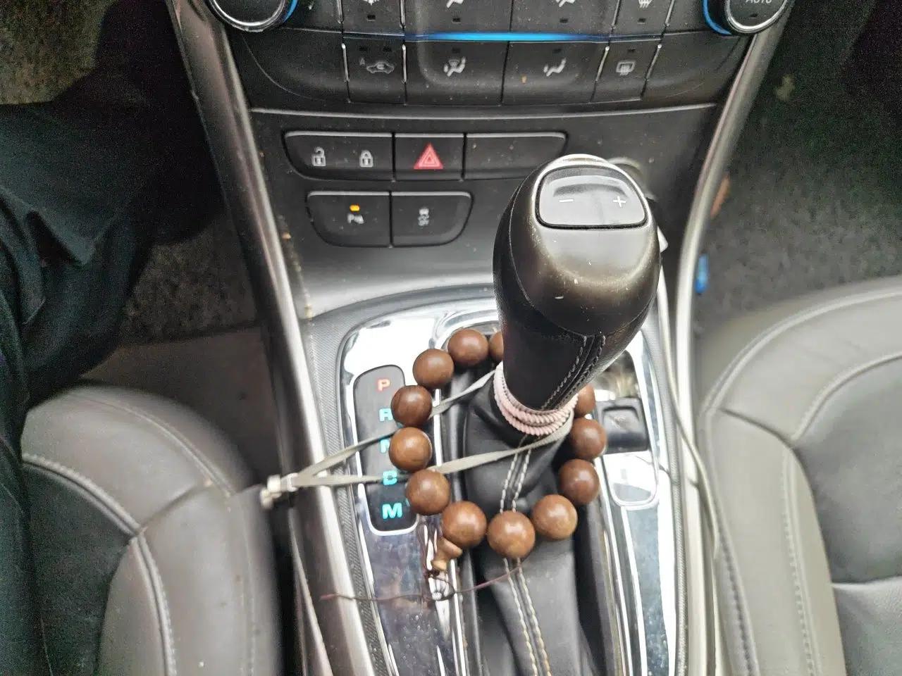 Chevrolet Malibu 2013 2.0L Automatic Luxury Edition — миниатюра 14